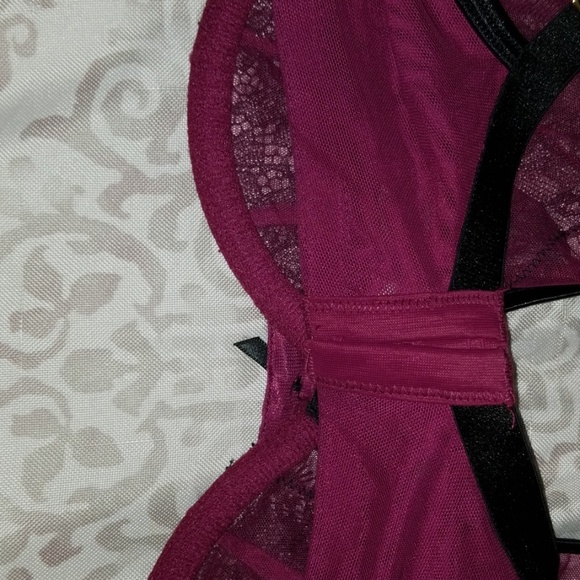 Beautiful burgundy bra - Picture 2 of 3